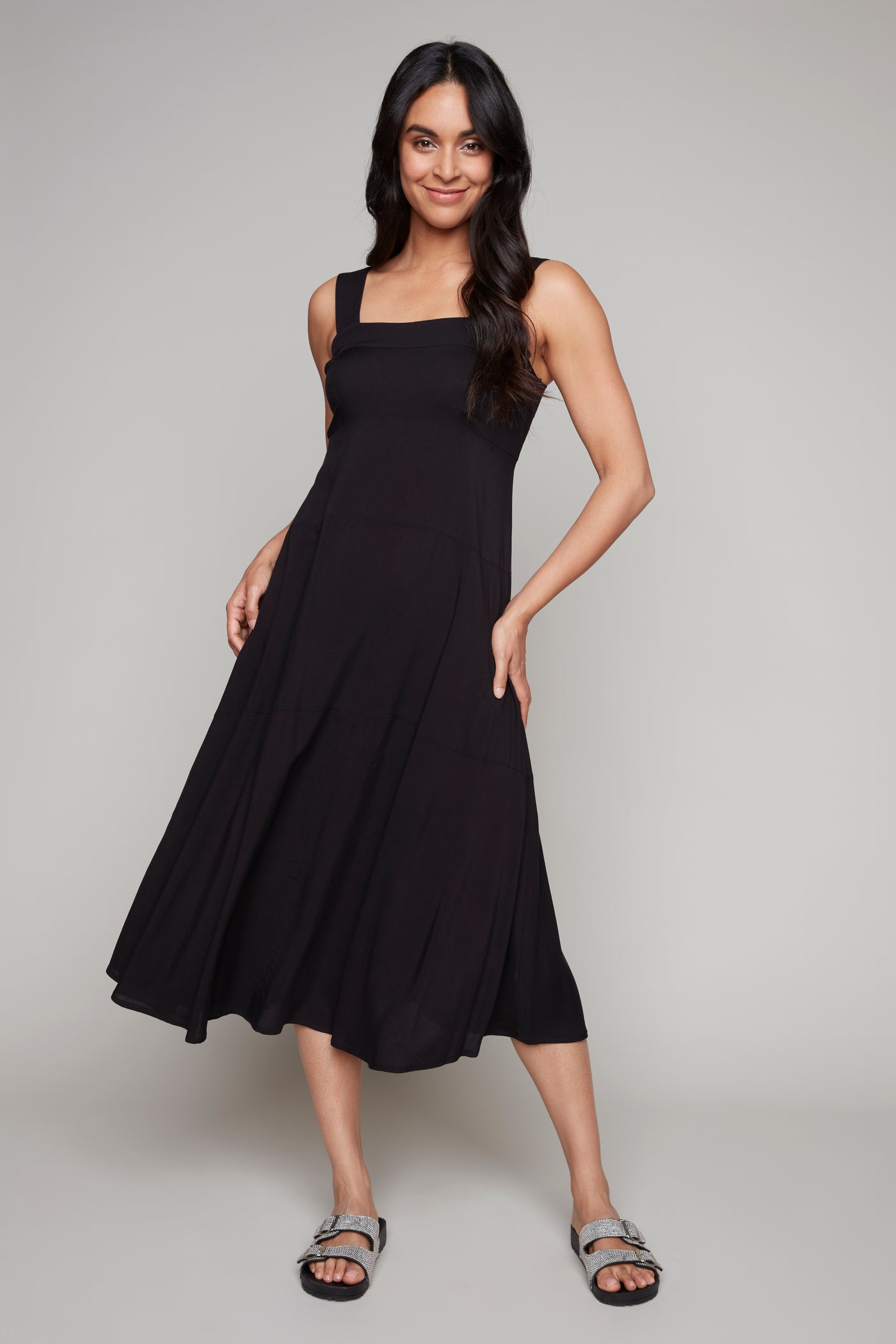 Square Neck Flowy Dress Carre Noir