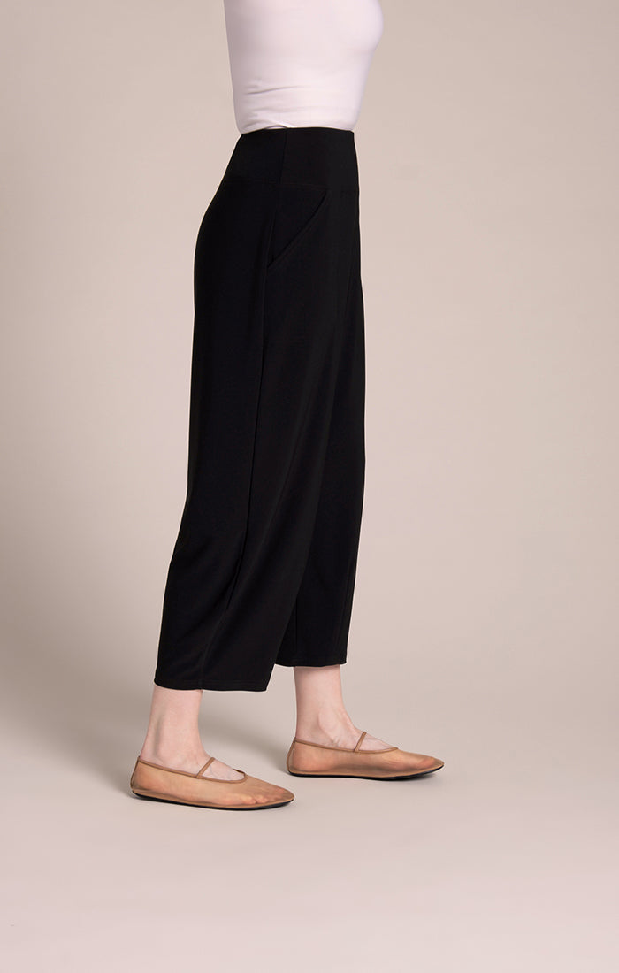 Narrow Lantern Pants Sympli