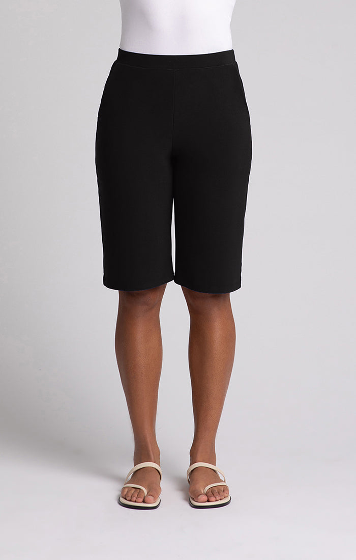 Nu Straight Leg Short Sympli
