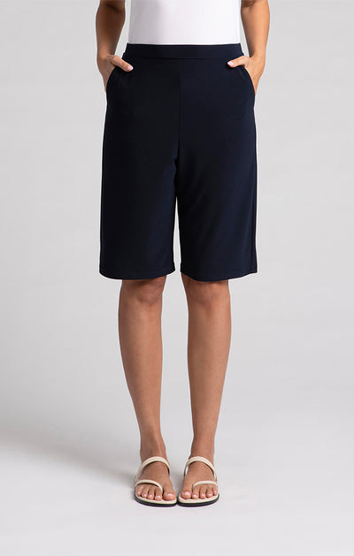Nu Straight Leg Short Sympli